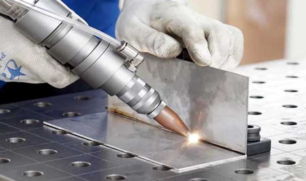 جوشکاری لیزری چیست؟ | معرفی ۰ تا ۱۰۰ جوشکاری