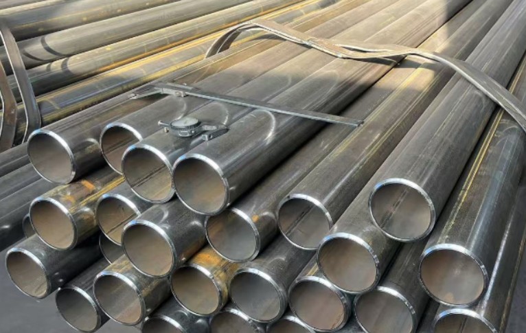 لوله درز مخفی چیست؟ مشخصات، تفاوت‌ها و موارد مصرف 